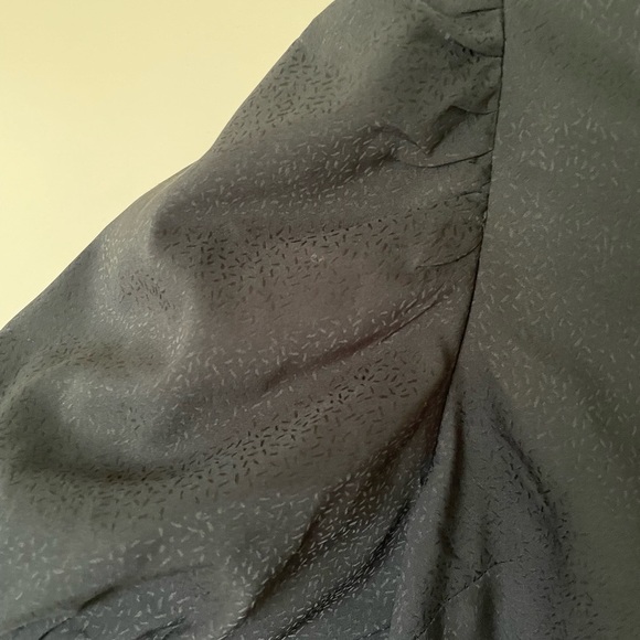 Levi’s Puff Sleeve Blouse - Picture 3 of 4